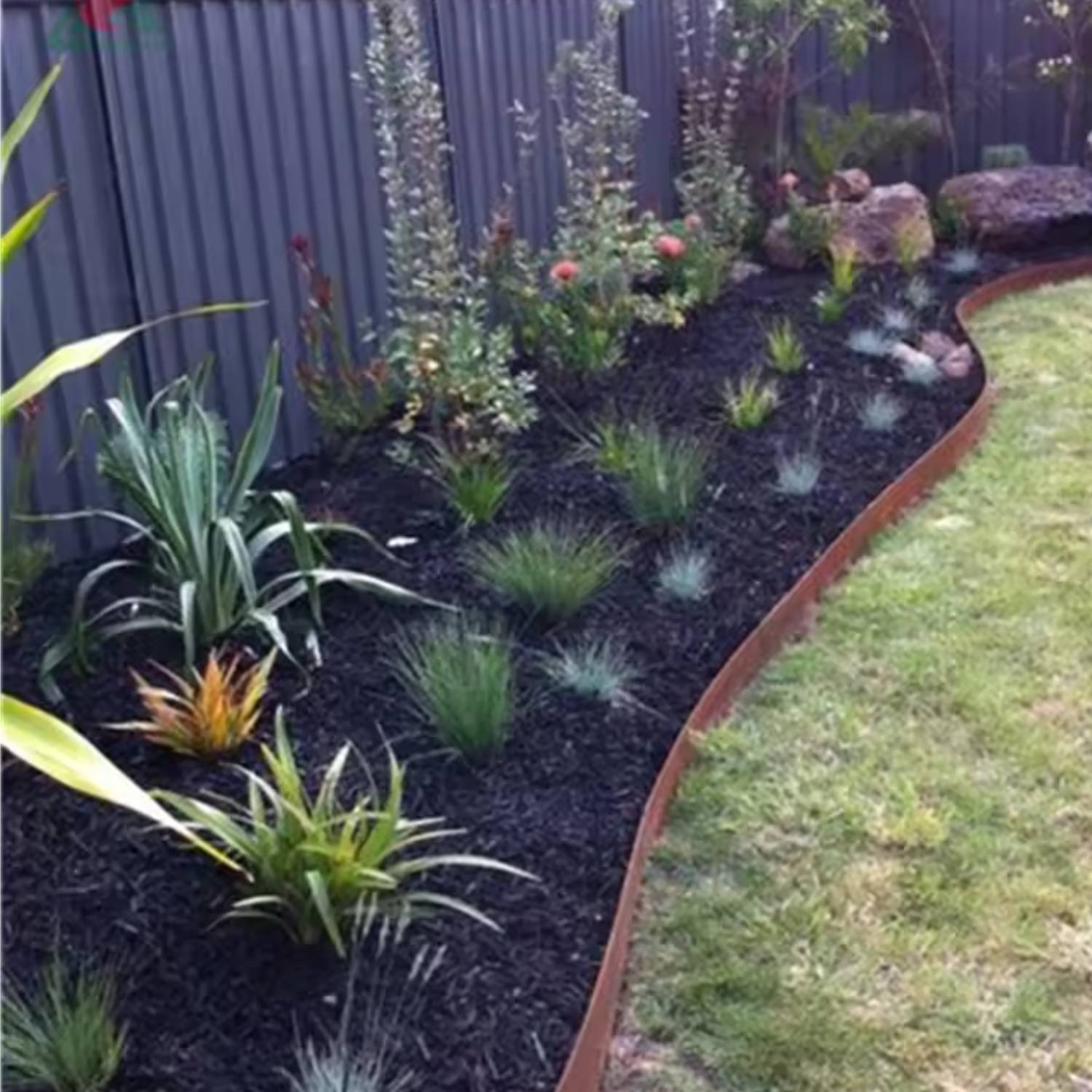 Metal Landscape Edging (100 mm face height (per metre))